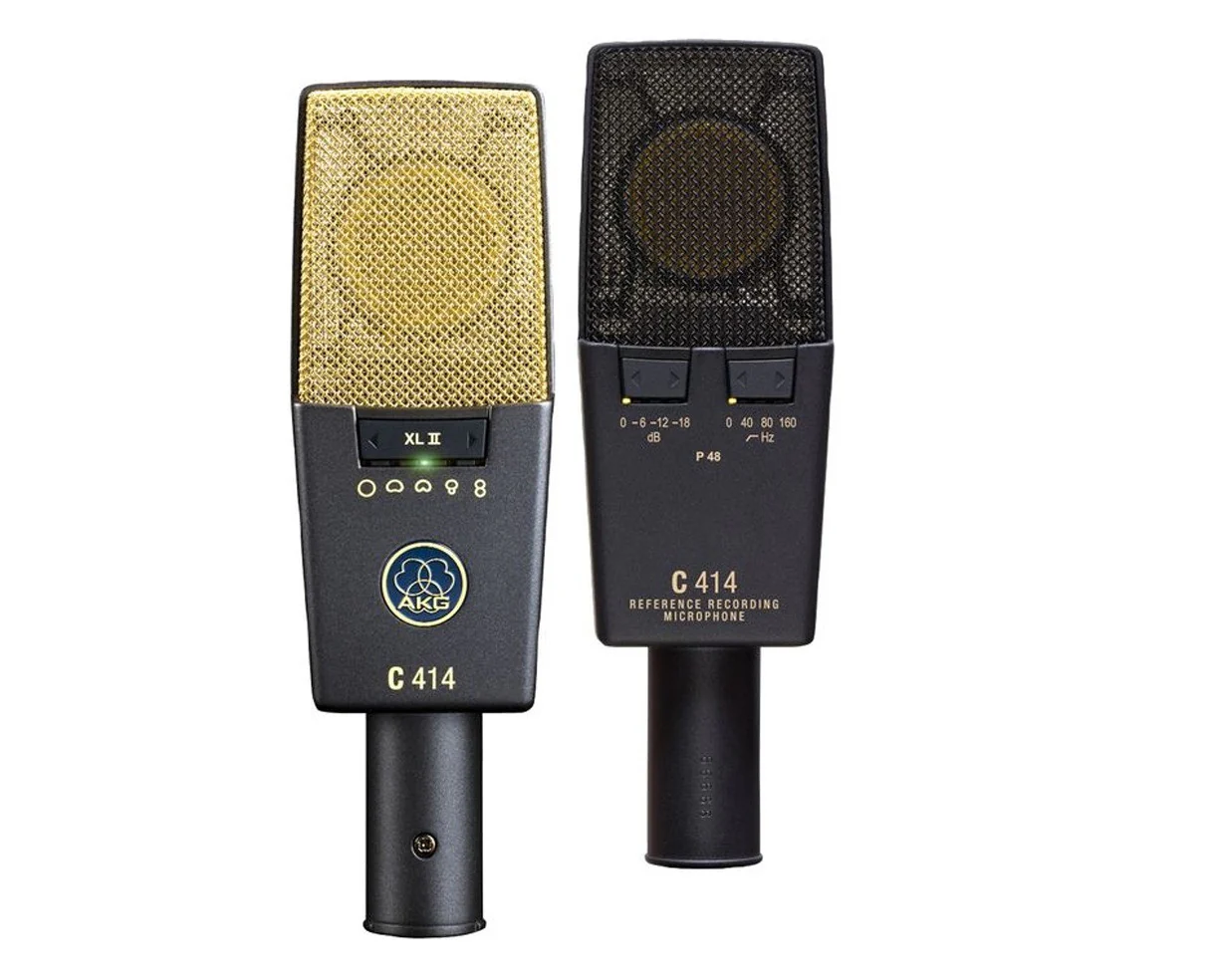 AKG C414 마이크의 전면과 후면